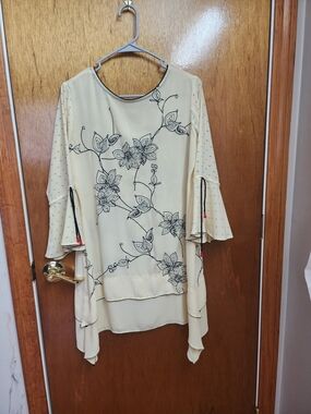 Women's Cream Floral Embroidered Tunic Top